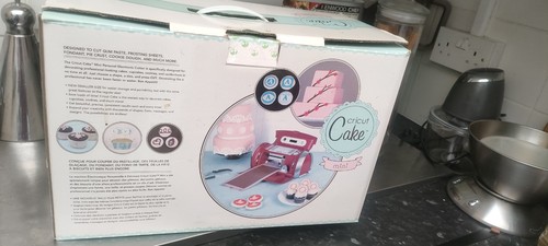 Cricut mini cake decorations - ,