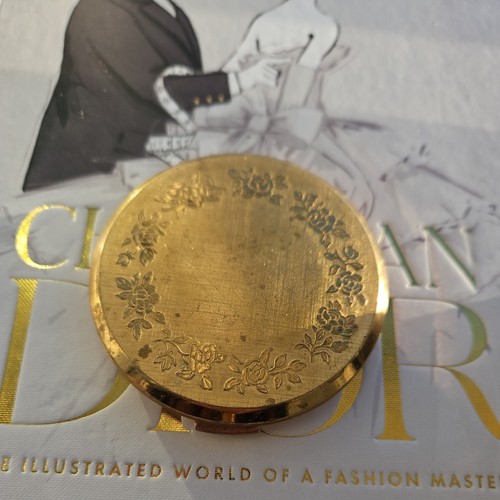 Vintage stratton round gold - vintage,