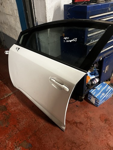 Toyota avensis passenger side - toyota,