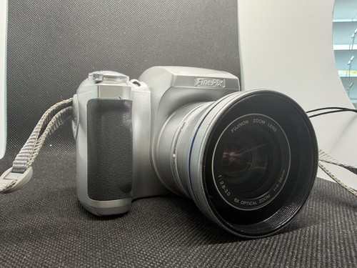 Fujifilm finepix s304 2mp 6x - s304, 3.2mp