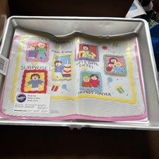 Bin WILTON OPEN BOOK Novelty