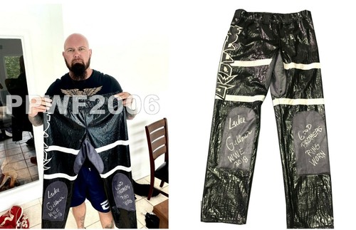 Wwe luke gallows hand signed - wwe,