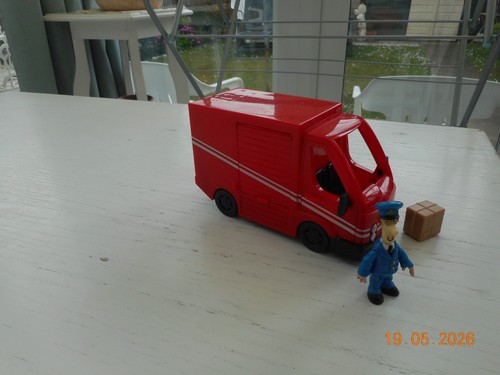 Postman pat van - pat, two