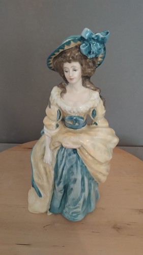 Royal doulton figurine - doulton, lady