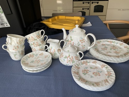 Wedgwood piece tea - 27, set