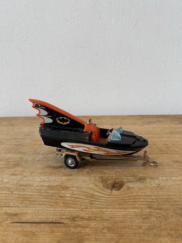 Corgi 107 batmans batboat - corgi,