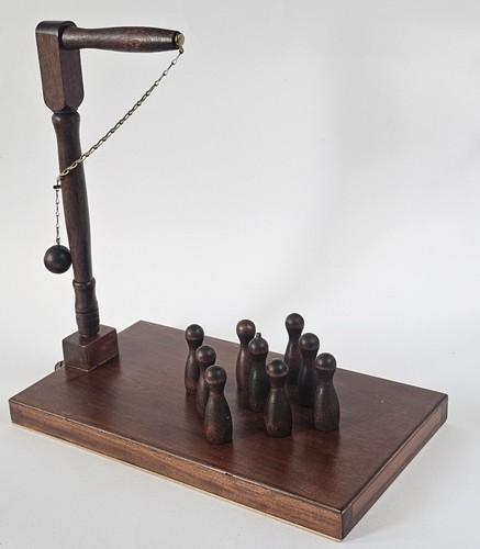 Vtg table top - table, skittles