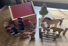 Wooden Barn Farmer Animals • Playset Interactive Toy Mini Fazendina