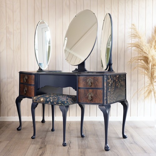 Exceptional vintage queen anne - queen,