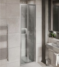 Lakes 900 Bi Fold shower door