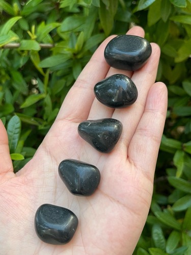 Grade black tourmaline - a++black,
