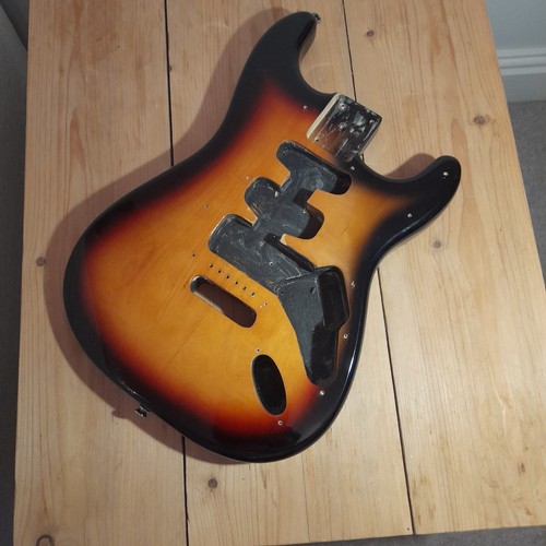 Squier strat body sunburst 5 - sunburst,