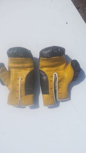 Vintage boxing gloves 4oz - vintage,