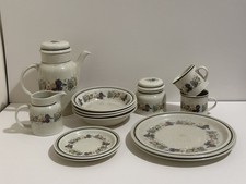 Royal Doulton Harvest Garland – 13-Piece mixed set plates, bowls, mugs + jugs