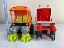 Trash Pack orange sweeper and