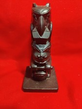 Canadian BOMA Totem Pole, Native American, 13.5 cm Tall, 6 cm x 5.5 cm Base.