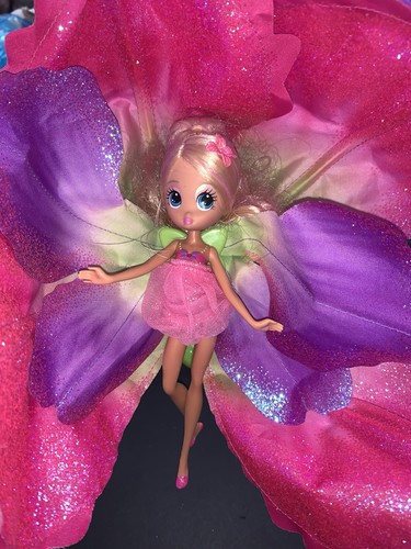 Barbie blooming thumbelina - barbie,