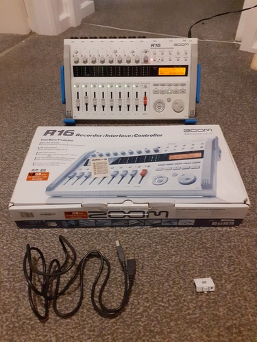 Zoom r16 recorder interface - recorder,