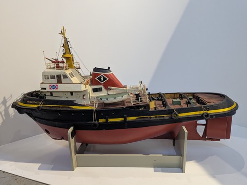 Tug hollygarth inches - tug,