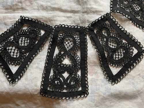 Antique lace - antique, inlay