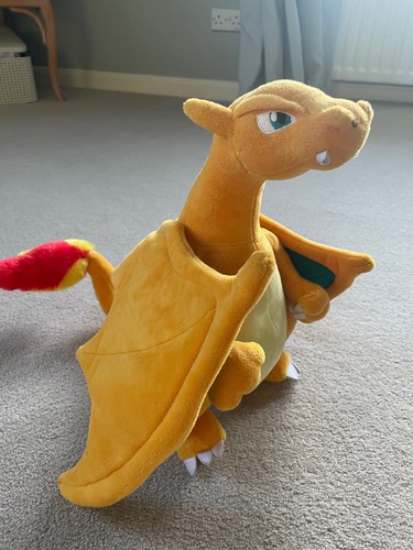 Official pokemon charizard - pokemon,