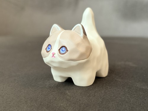 Hand carved white grey - hand, cat