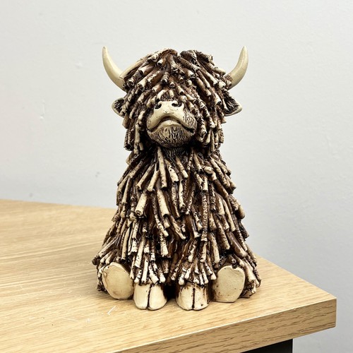 Small highland cow - small,