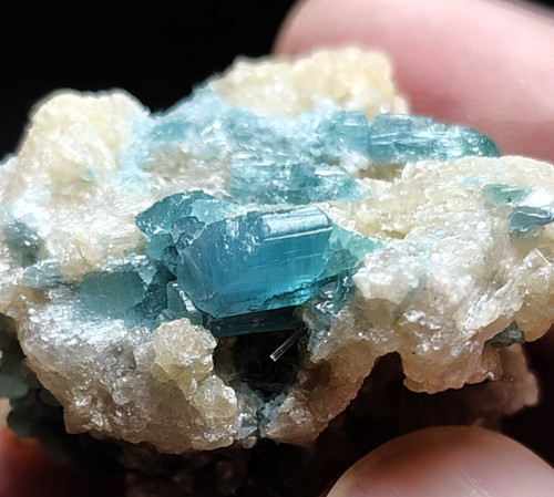 Neon blue tourmaline yellow - blue,