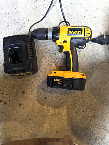 Dewalt dc725 18v drill - dewalt,