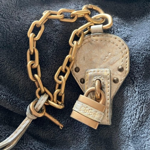 Chloe paddington key holder - paddington,