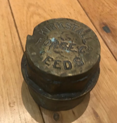 Antique brass hub - brass,