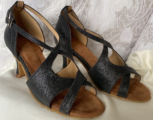 Dance and sway - and, sparkly