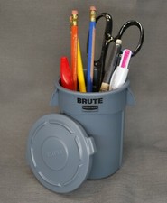 NEW 4.5" RUBBERMAID MINI BRUTE