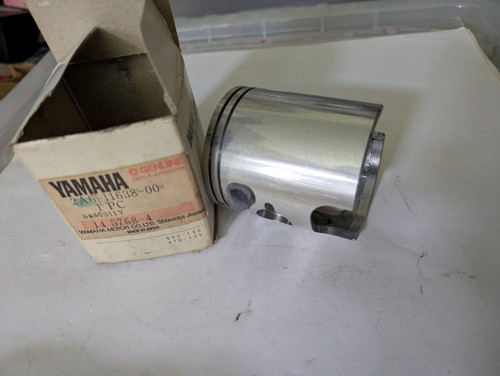 Genuine yamaha piston 4th - piston,