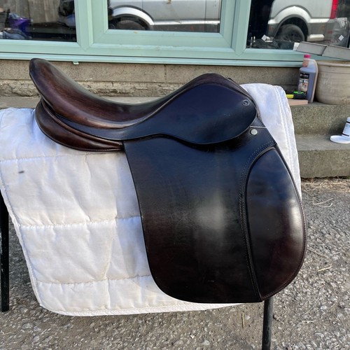 Brown leather fylde - 17.5,