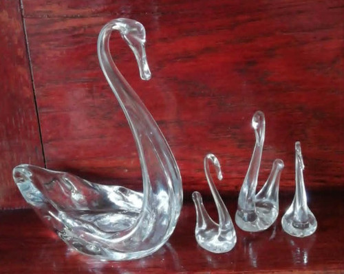 Lovely vintage art glass swan - vintage,