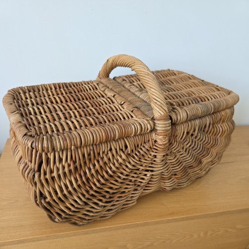 Vintage wicker picnic harvest - vintage,