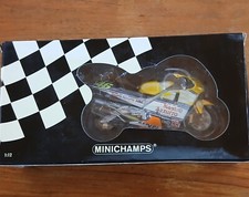 minichamps 1 12 rossi nastro azzuro 2001 gp 122 016146