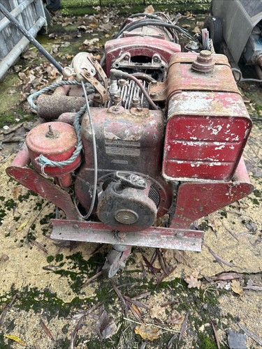 Briggs stratton engine - &,