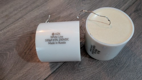 Kzk white line - line, capacitors