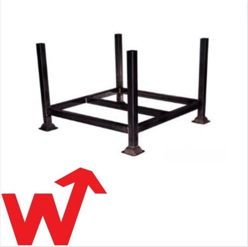 Metal stillage four - -,