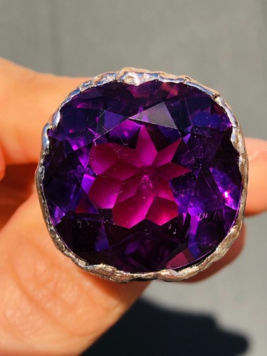 Striking vintage natural 51ct - striking,