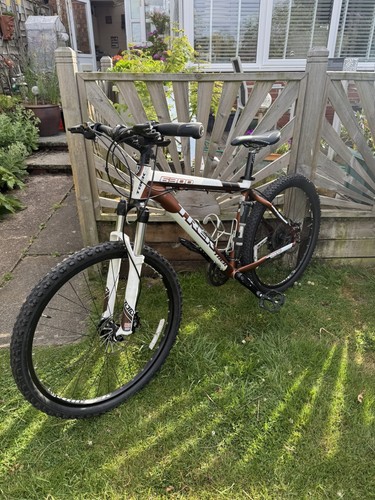 Trek 6300 mountain - trek, 17.5”mountain