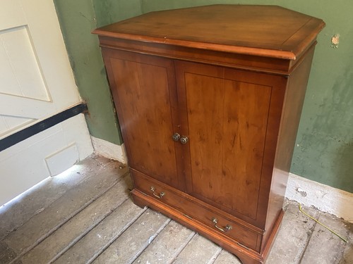 Mahogany wood effect corner - wood,