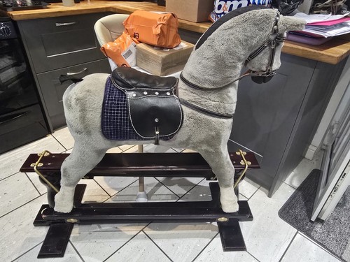 Large grey thoroughbred - large,