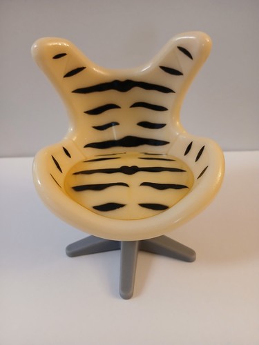 Bratz zebra stripe doll - stripe, chair