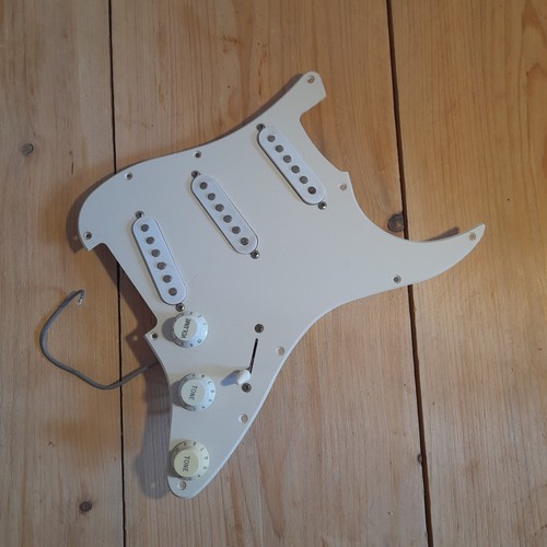 Squier strat style loaded - strat,