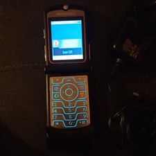 Motorola RAZR V3i Flip Mobile