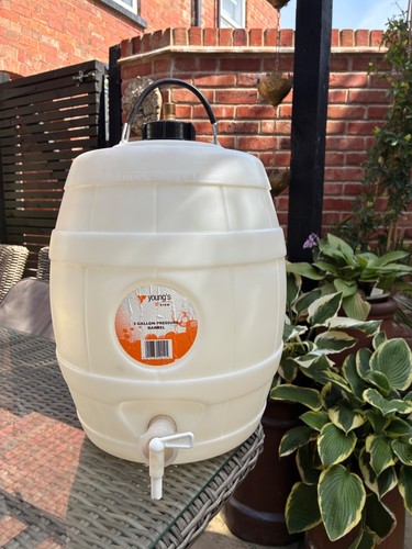 Pressure beer barrel keg with - beer,