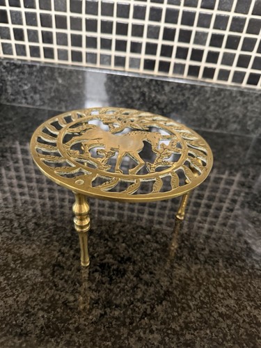 Trivet pot plant - /,